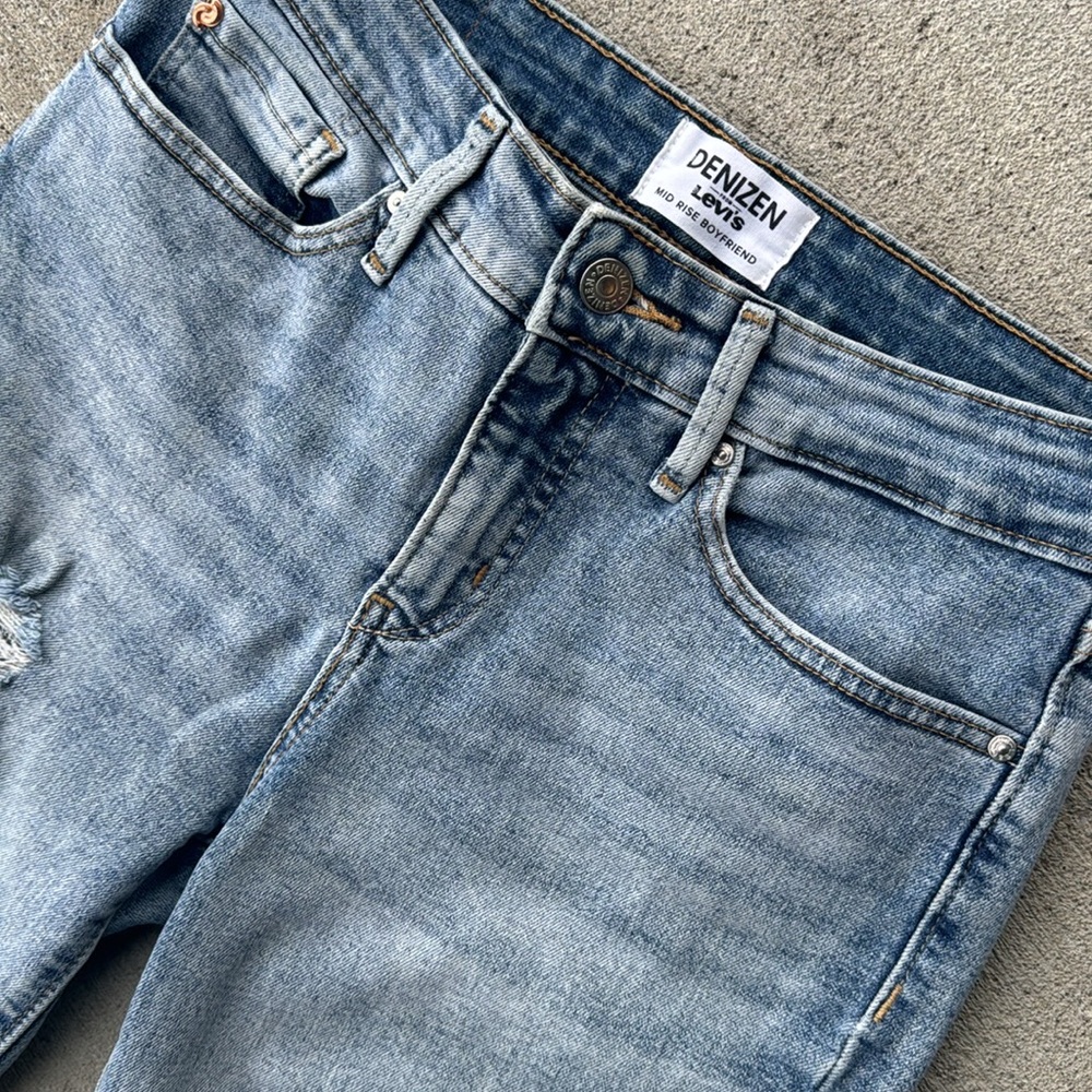Levi’s mid rise boyfriend - Picture 3 of 5